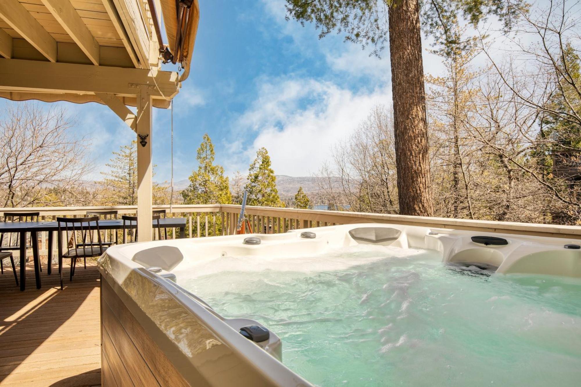 Pollock By Avantstay Stunning Views W Movie Room Hot Tub Game Room Large Balcony Lake Arrowhead Exterior photo